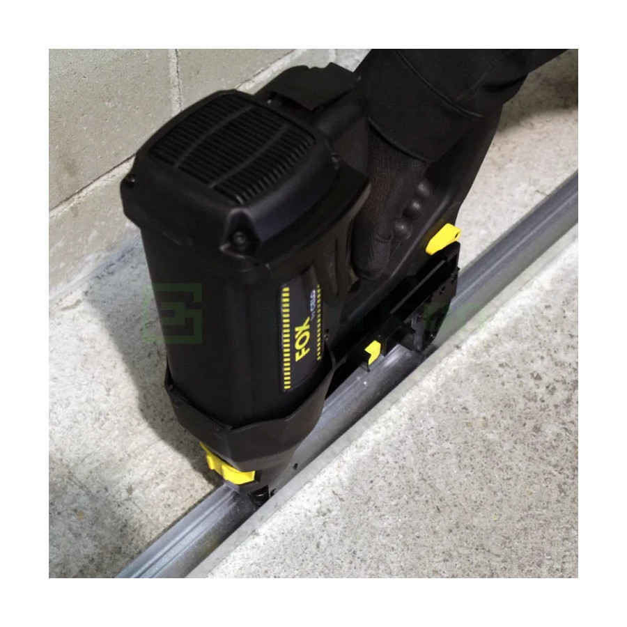 Pistol de batut cuie FOX