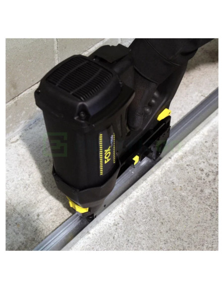 Pistol de batut cuie FOX