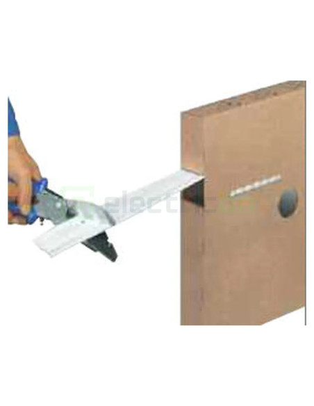 Canal cablu rola, 20 metri, 20x35, alb, Hager, LFR2003509016A - Electricon.ro
