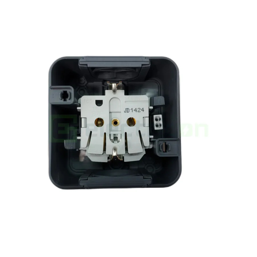 Priză 2P+E, cu capac opac, aplicat, cu port etichetă și cheie, orizontală, IP55, Berker W1, Hager, 47393505