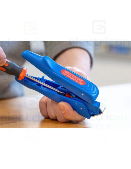 Unealta pentru inlaturarea mantalei si dezizolarea cablurilor, nr.200, interval de dezizolare 0,5 - 6 mm²/ inlaturare manta Ø4 -