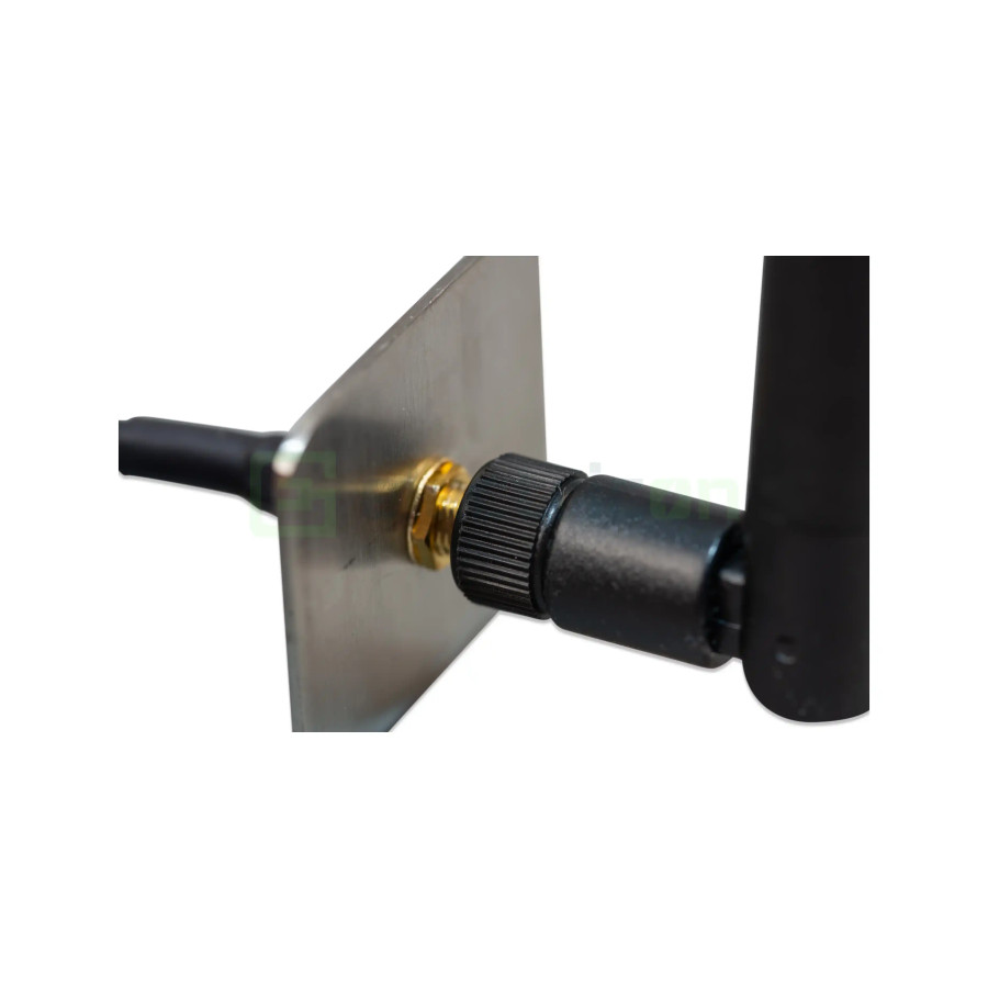 Outdoor LTE-M wall mount antenna