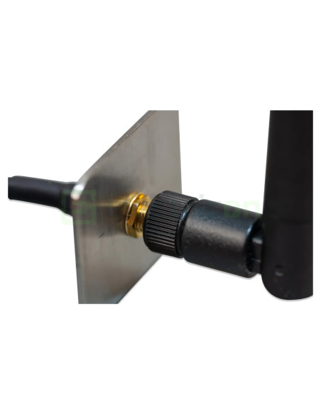 Outdoor LTE-M wall mount antenna